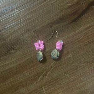 Preppy handmade earrings. made with clay beads and a seashell charm.